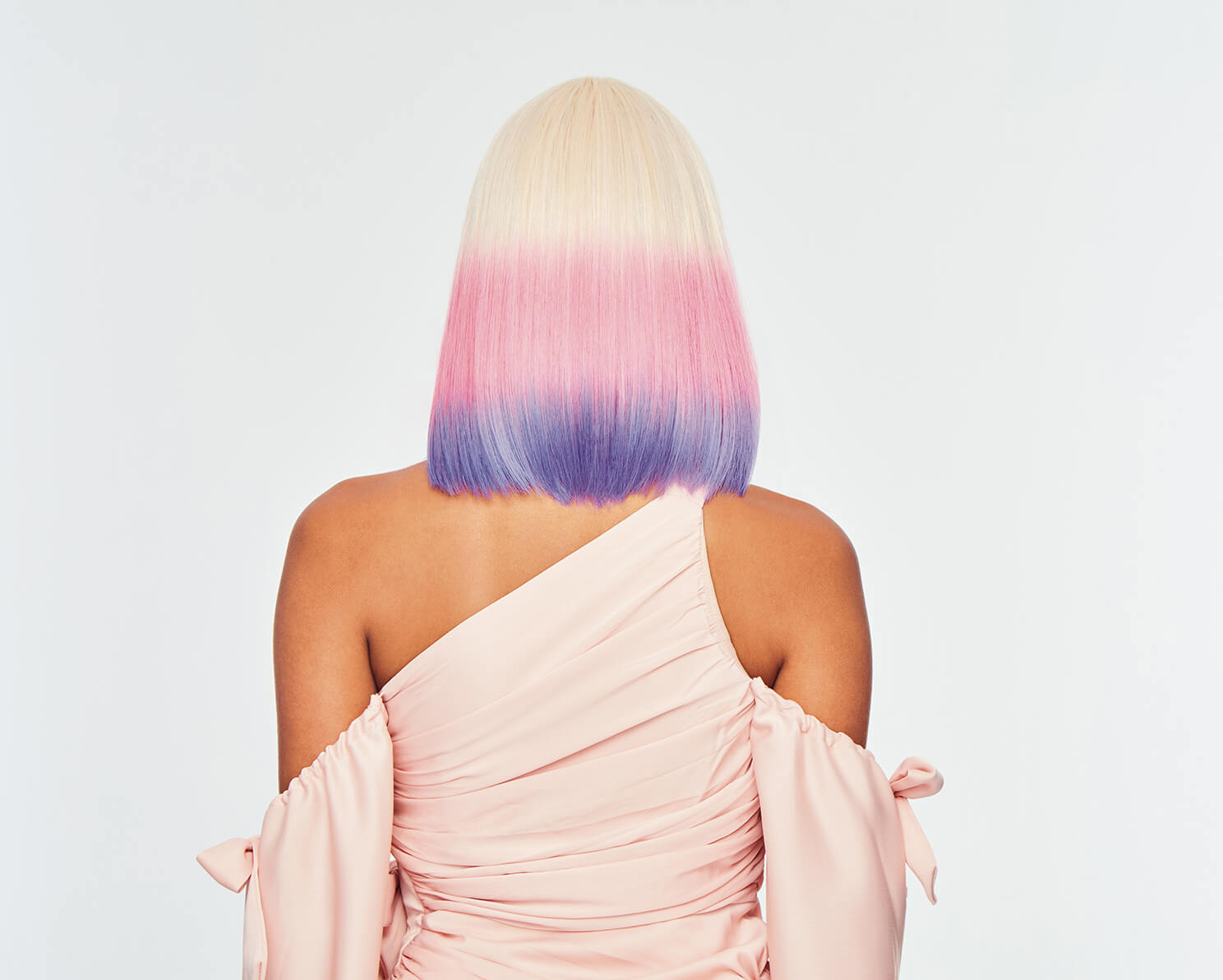 HD – Blonde & Blooming – Model – Side 3